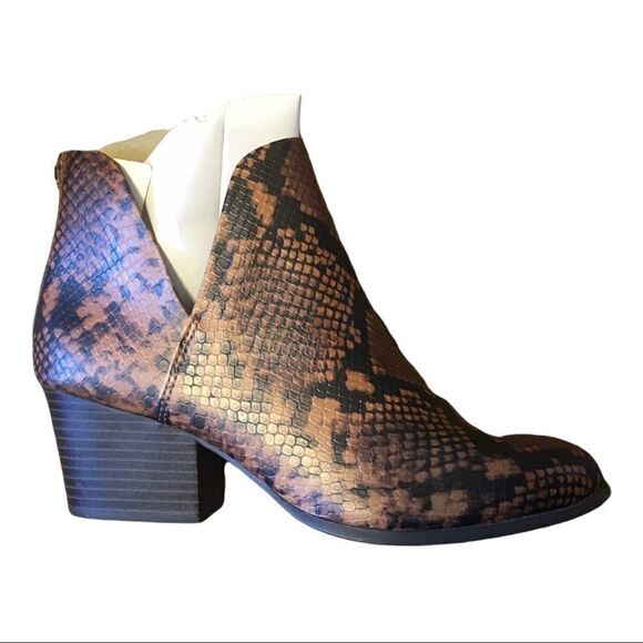 SO Faux Snake Booties 8 - Picture 2 of 4